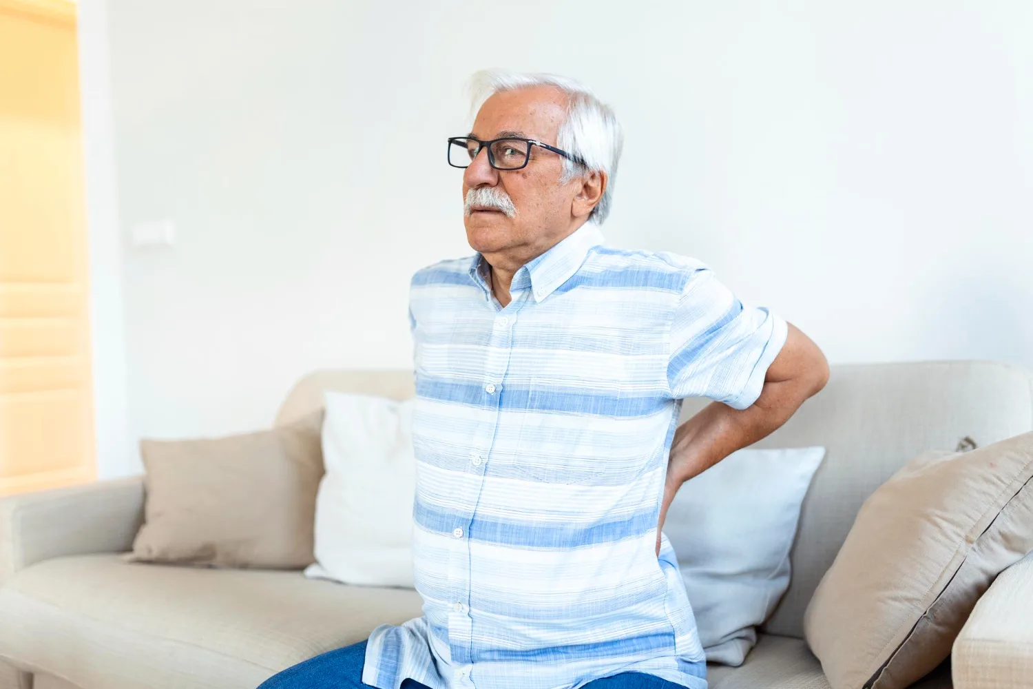 Doctor examining patient for nerve and muscle disorders at NeuroMet Wellness Gurgaon